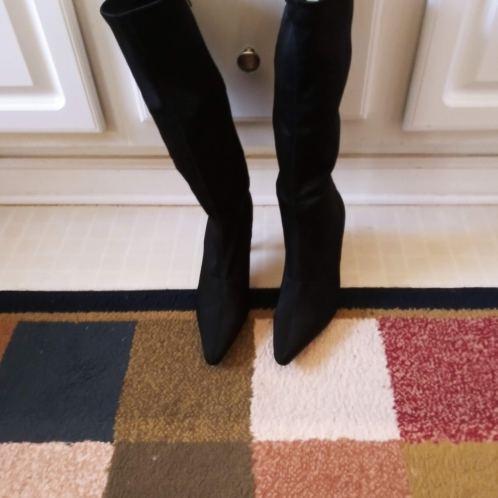Women black stretch boots